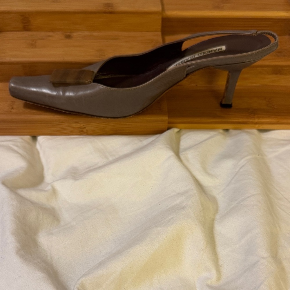 Manolo Blahnik Taupe Slingback Pumps - Picture 5 of 6